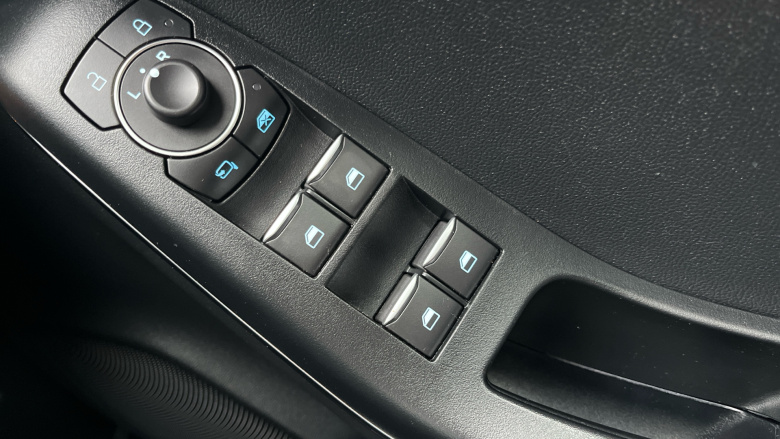 Ford Puma 1.0 EcoBoost Hybrid mHEV Titanium 5dr DCT Petrol Hatchback